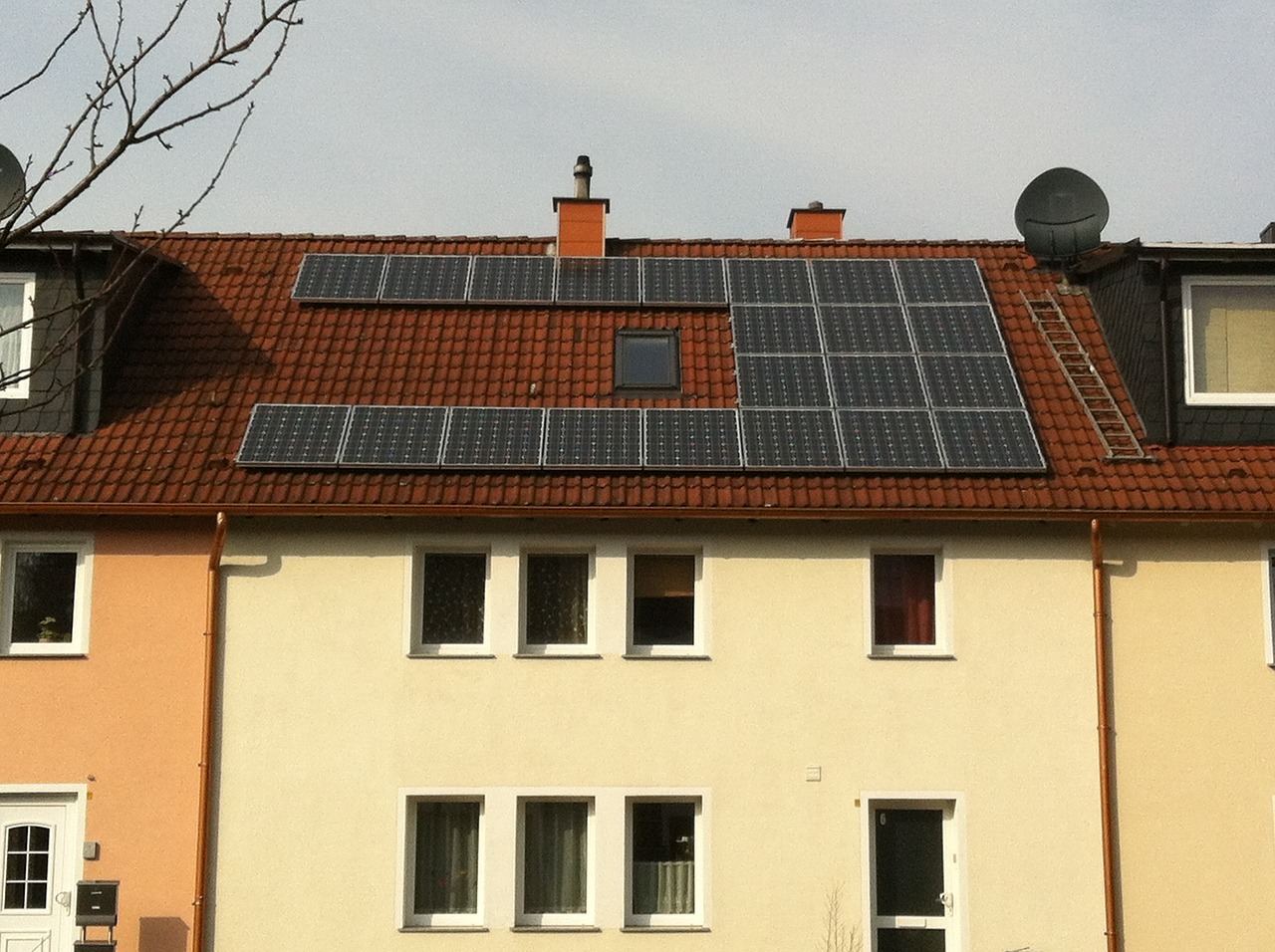 Solceller på bostadshus med gruppabonnemang